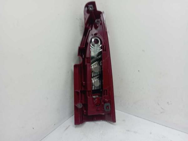 FEU ARRIERE GAUCHE CITROEN/PEUGEOT SANS PARTIE ELECTRIC - Vue 2